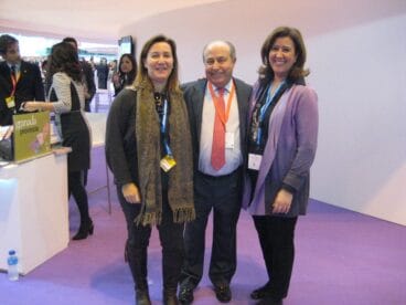 Cristina Sellés y Ana Kringe con el alcalde de Granada