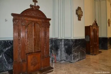 Iglesia de Nuestra Señora de la Asunción – confesionarios