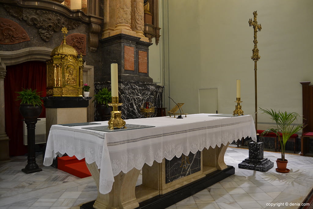 Iglesia de Nuestra Señora de la Asunción – detalle del altar