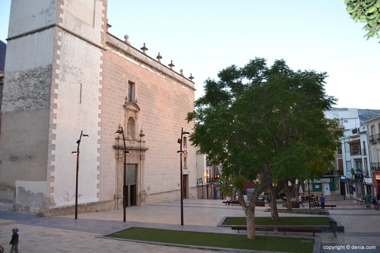 Iglesia de la Asunción - Plaza