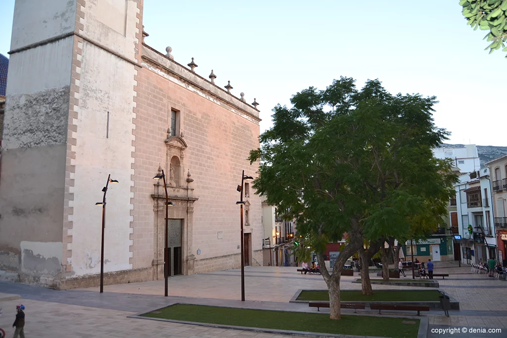 Iglesia de la Asunción – Plaza