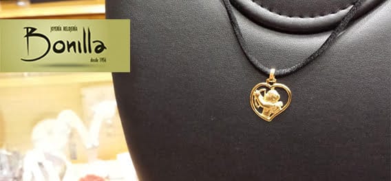Joyería Bonilla, collar de oro con cadena de seda