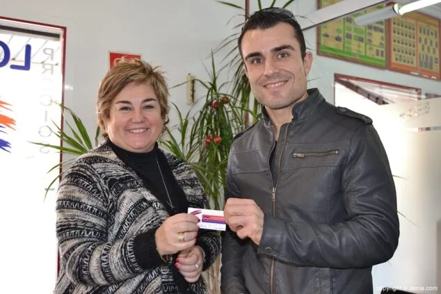 Pedro con MªJosé de Autoescuela Guillem