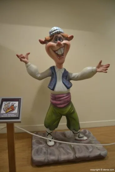 Inauguración exposición del Ninot 2015 – Ninot de la Falla Darrere del Castell