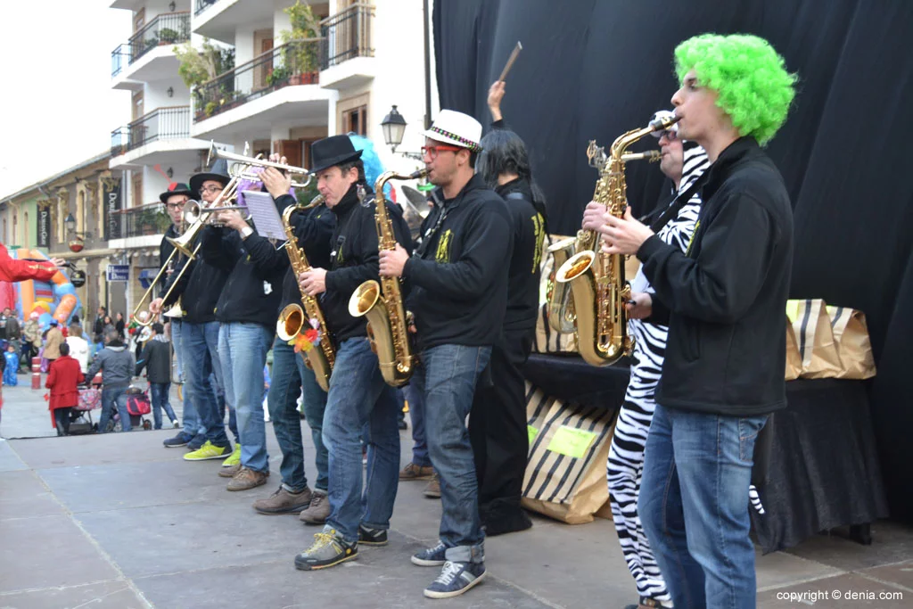Carnaval en Dénia 2015 – Cachorras Band en el escenario