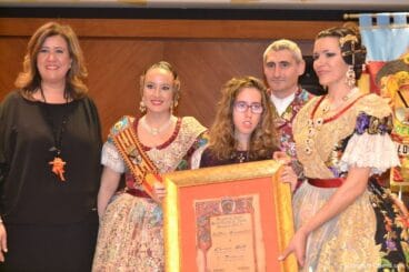 Sopar de Gala Falles Dénia 2015 – Entrega del reconocimiento de Fallera Ejemplar
