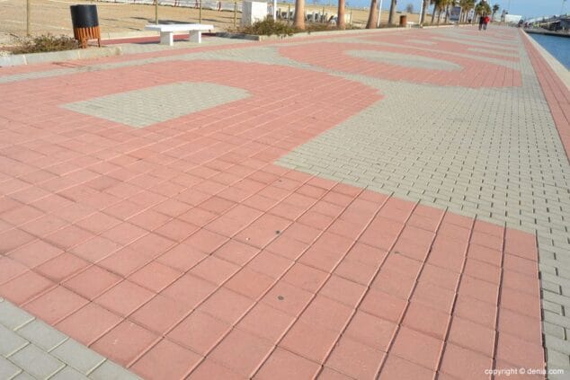 Adoquines del paseo marítimo