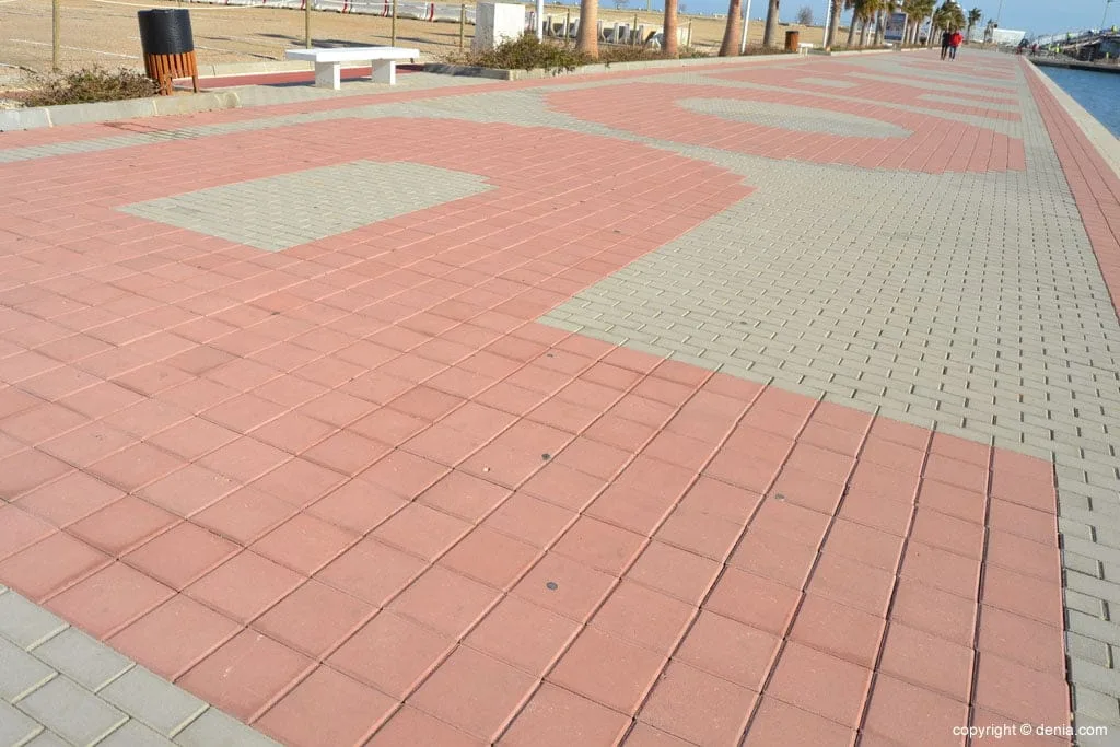 Adoquines del paseo marítimo