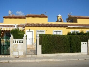 Alquiler adosado fachada Euroholding