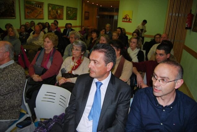 Asistentes a la charla del Día Mundial Contra el Cáncer