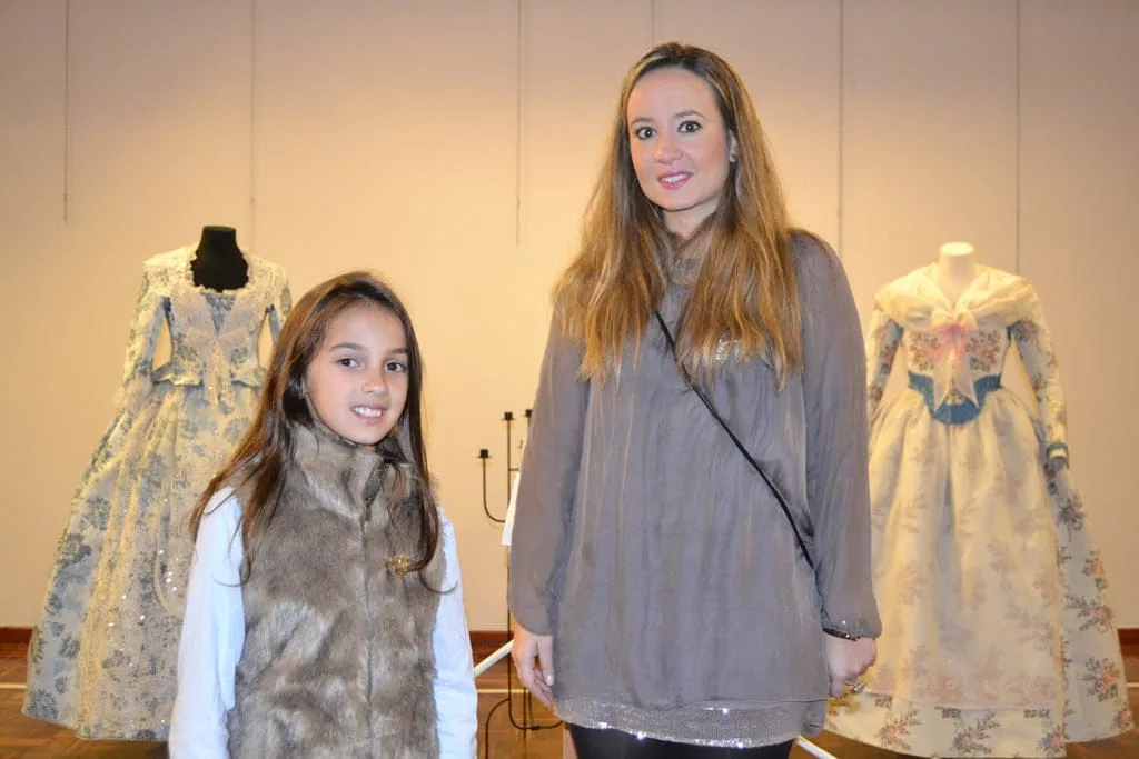 Carla y candela en la inauguración de indumentaria