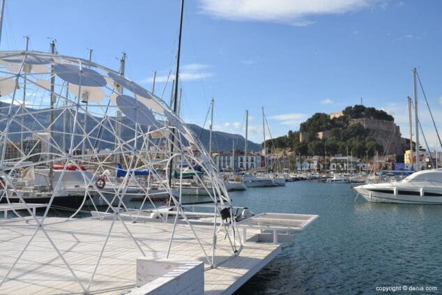 Castillo de Dénia desde la plataforma de Zensa