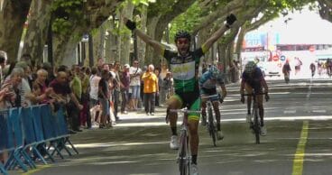 César Sánchez entrando en meta