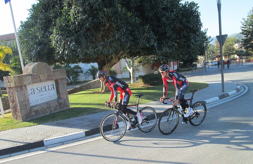 Dos ciclista del BMC en La Sella Golf