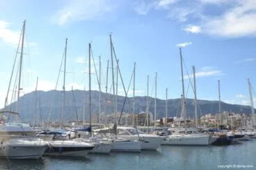 El Montgó desde el paseo marítimo