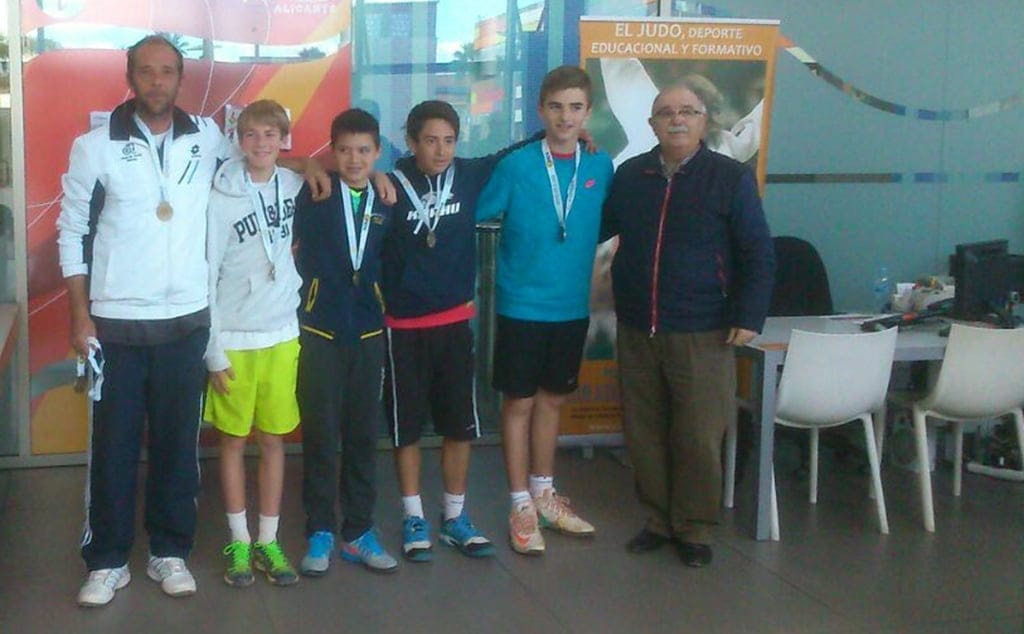 Equipo Infantil del Club Tenis Dénia