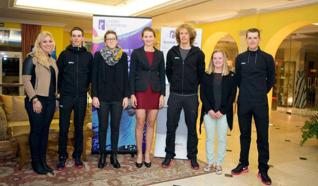 Golfistas y ciclistas juntos  en La Sella Golf