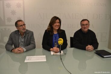 La alcaldesa de Dénia y representantes de la Asociación de Constructores y Empresas Afines