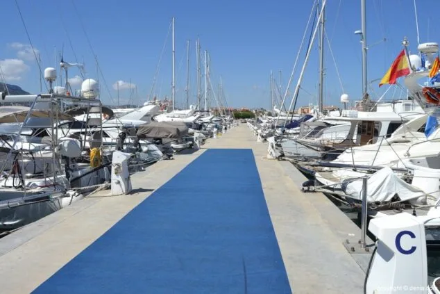Pantalán en el puerto deportivo de Dénia