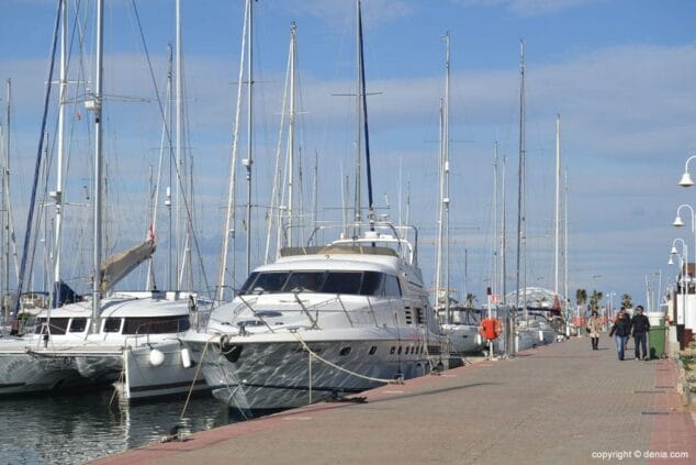Paseo Marítimo de Dénia barcos