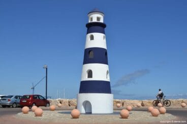 Rotonda del faro del puerto deportivo Marina de Dénia