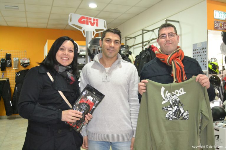 Sonia y Pascual con David de Costa Blanca Moto Store