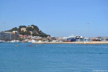 Vistas de Dénia desde la Marina de Dénia