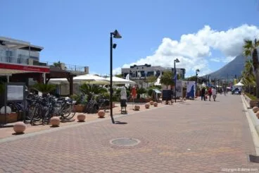Zona de restaurantes del Puerto Deportivo Marina de Dénia