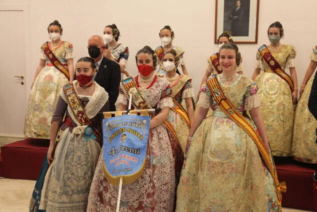Falla Les Roques: historia, ubicación, primeros monumentos y cargos 43 cuarto premio en las fallas infantiles 2022 para les roques