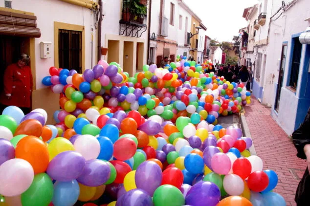 Falla Les Roques: historia, ubicación, primeros monumentos y cargos 45 globota en les roques organizada por la falla
