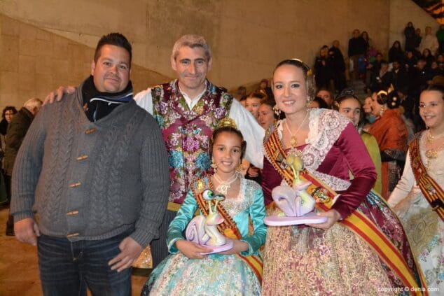04 Cremà de la falla de la Junta Local Fallera Vicent Gayà con las Falleras Mayores