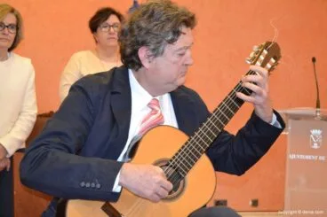 Dénia celebra el Día Internacional de la Mujer – Actuación de Vicente Ballester
