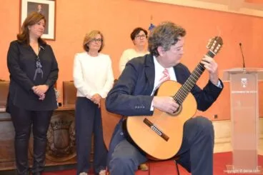 Dénia celebra el Día Internacional de la Mujer – Actuación de Vicente Ballester