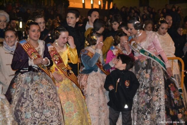 10 Cremà de la falla de la Junta Local Fallera niñas de la corte