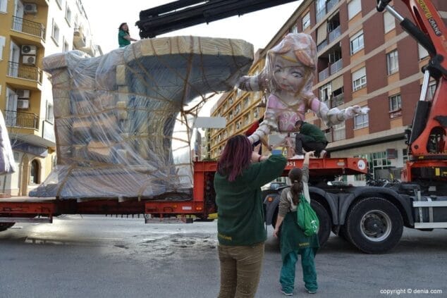 11 Plantà 2015 Descarga de ninots del Saladar