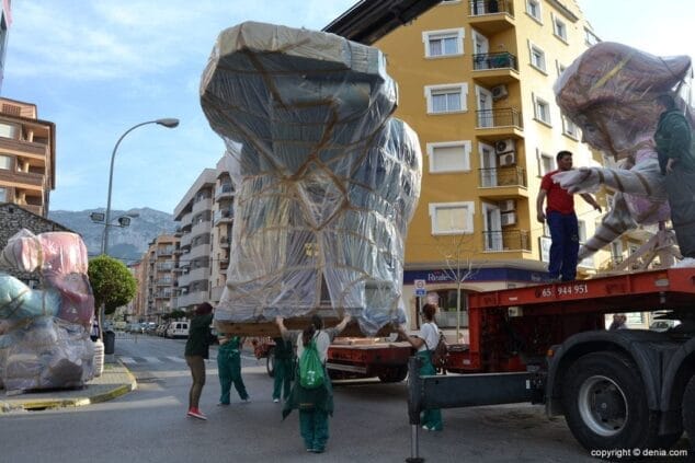 12 Plantà 2015 Descarga de ninots del Saladar