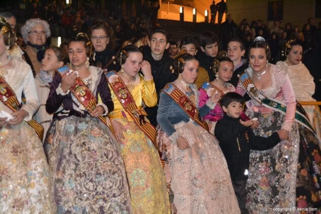 13 Cremà de la falla de la Junta Local Fallera niñas de la corte infantil