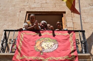 Premios Infantiles Fallas Dénia 2015 – falleras mayores de Dénia desde el balcón