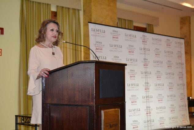 16 Gala Entrega Premios CEDMA Sonja Dietz