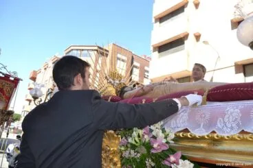 Llegada de la Santíssima Sang restaurada – colocación en las andas