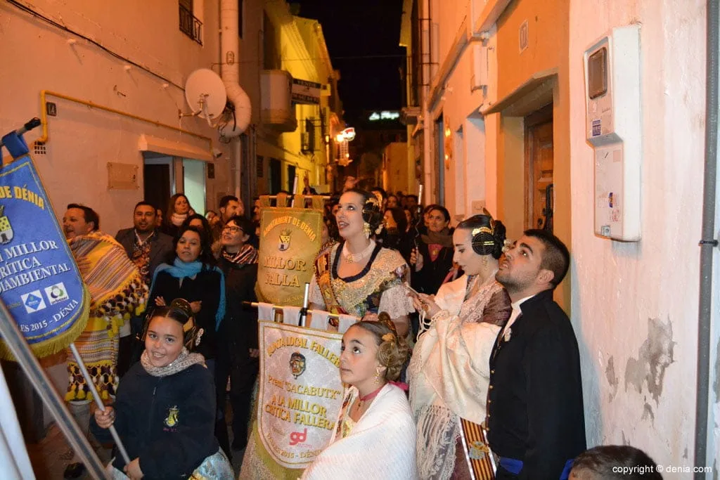 19 Premios fallas Dénia 2015 - Celebración del primer premio en casa del abuelo del presidente