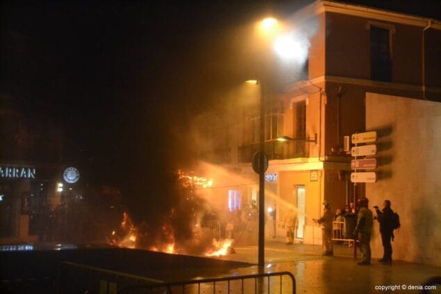 21 Cremà de la falla de la Junta Local Fallera Fuego