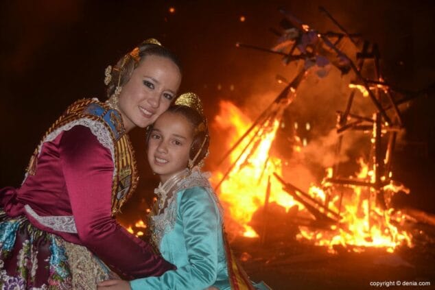 22 Cremà de la falla de la Junta Local Fallera Carla y Candela en la cremà