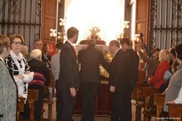 Llegada de la Santíssima Sang restaurada – entrada a la iglesia