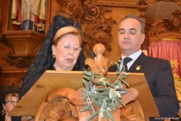 Llegada de la Santíssima Sang restaurada – Camarera y Presidente de la Cofradía