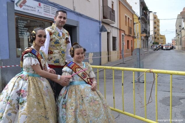 46 Día de la Bandera del Oeste 2015 los cargos encienden la mascletà