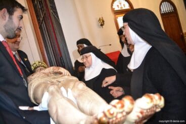 49 Llegada de la Santíssima Sang restaurada adoración de la pieza