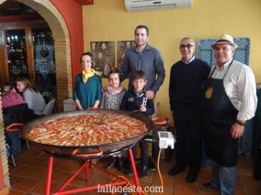 Comida del día del pregón en la Falla Oeste