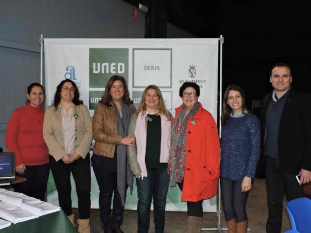La Feria del Estudiante asesora a un millar de jóvenes dianenses 3 Feria del Estudiante UNED Dénia