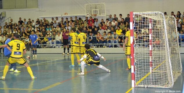 Golpe Franco lanzado por el Castalla